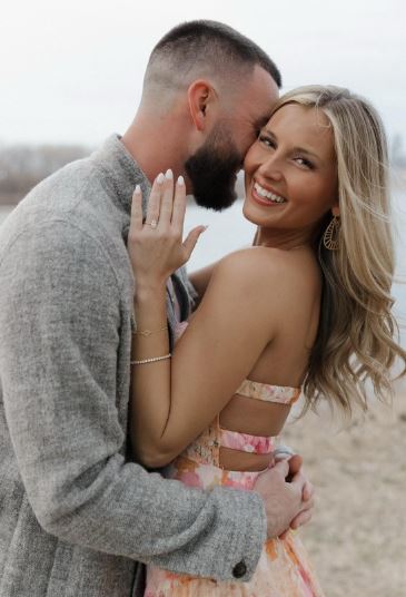 Bre Newcomer flaunting her ring with her fiance Skylar Thompson